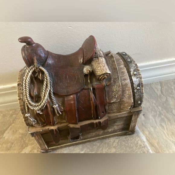 Cute western decor piece - Picture 2 of 4